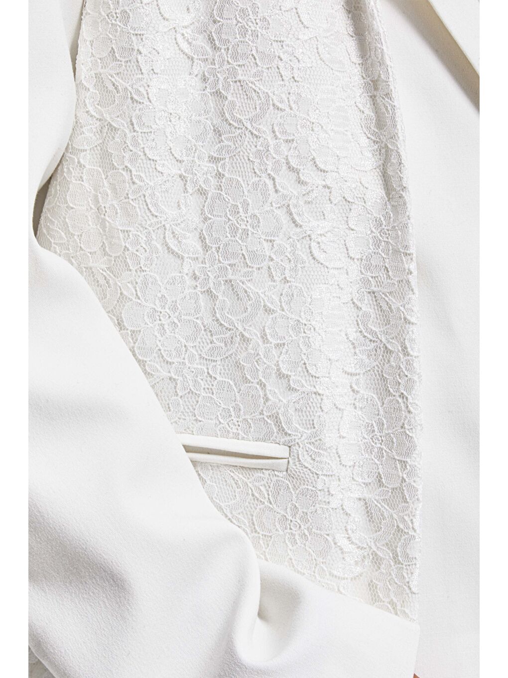 Kadın Ekru Renk Dantel Detaylı Özel Tasarım Oversize Kruvaze Kumaş Ceket-3