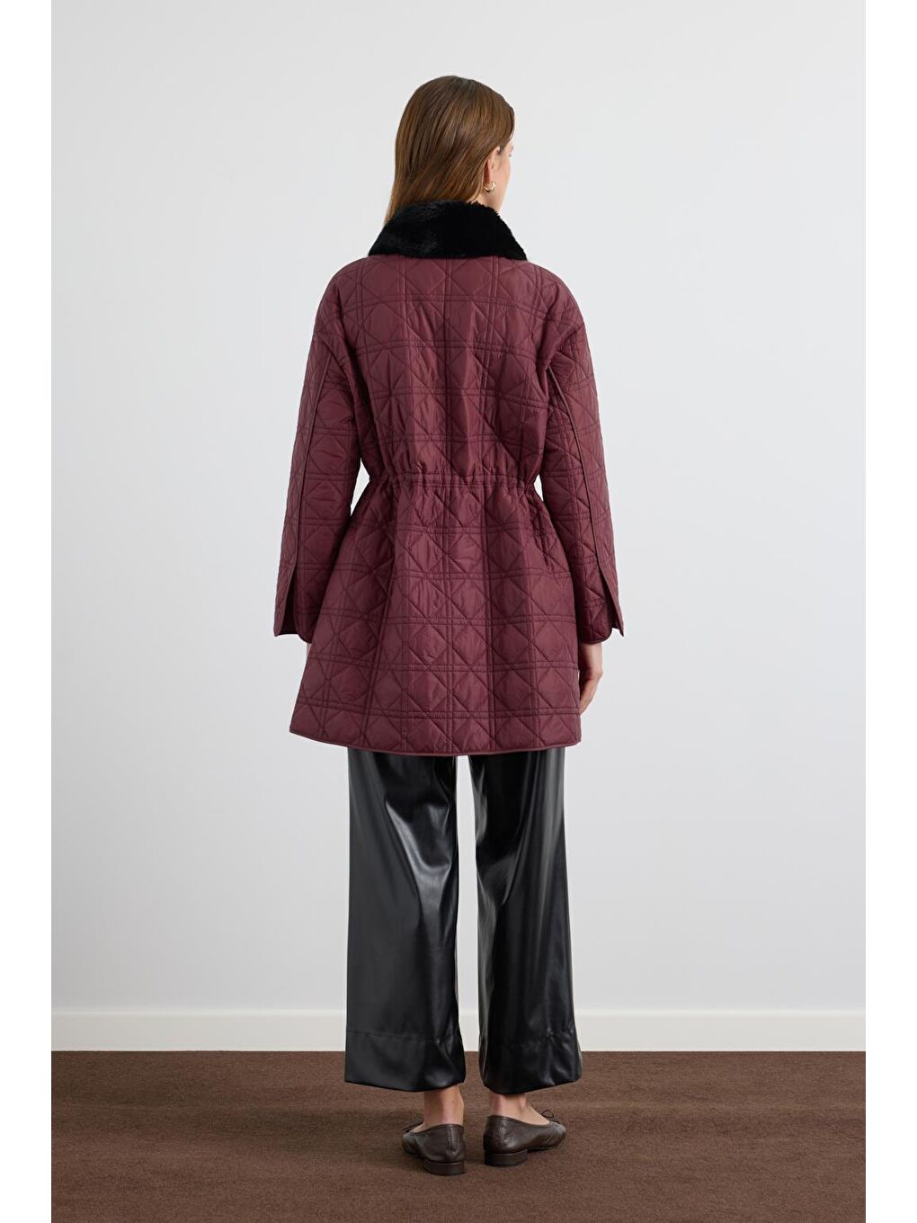 Kürk Yakalı Cepli Kapitone Mont Bordo-8