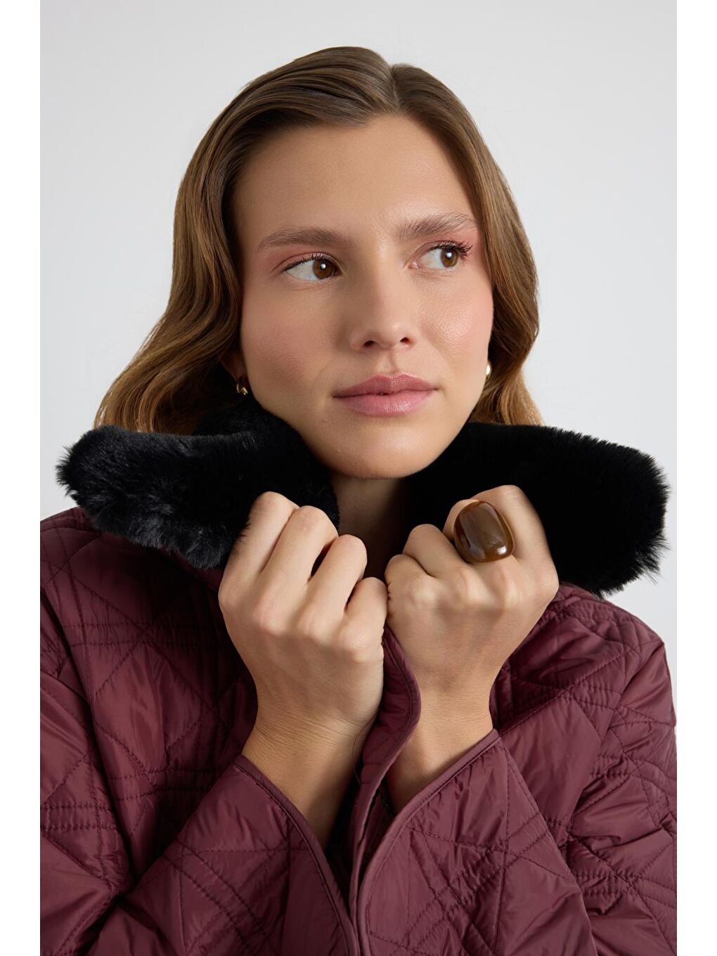 Kürk Yakalı Cepli Kapitone Mont Bordo-9