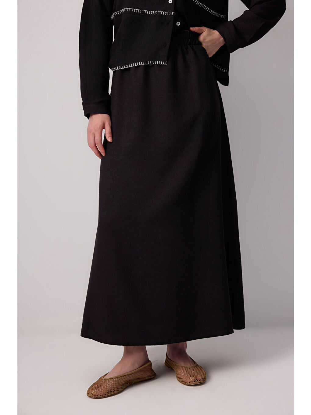 Siyah Kontrast Dikişli Gömlek Etek Takım-4