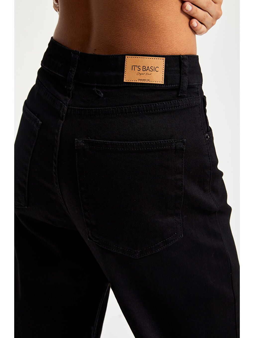 Kadın Siyah Renk 1w5-1 Straight Fit Elastanlı Esnek Kumaş İç Boy 80cm Yüksek Bel Denim Jean-1