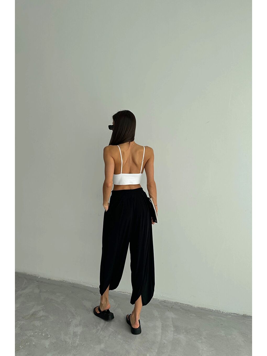 Kadın Siyah Bağcıklı Geniş Paça Pantolon 1018-E001-7