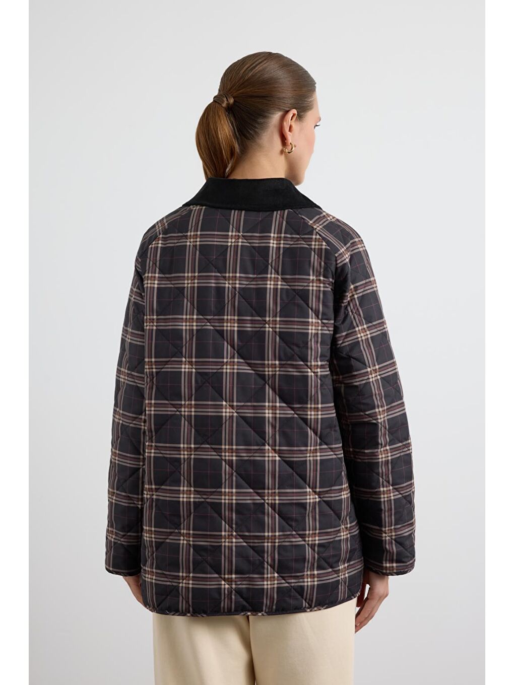 Desenli Kadife Yakalı Kapitone Ceket Mont Siyah-7