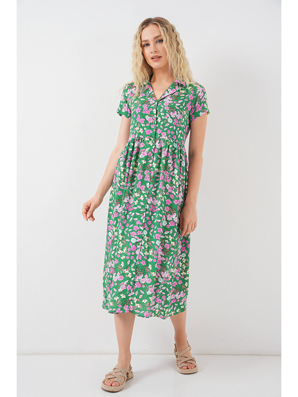 Kadın Boydan Düğmeli Kısa Kol Çiçekli Elbise 2561 - Yeşil-1