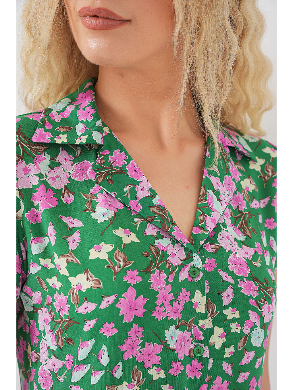 Kadın Boydan Düğmeli Kısa Kol Çiçekli Elbise 2561 - Yeşil-4