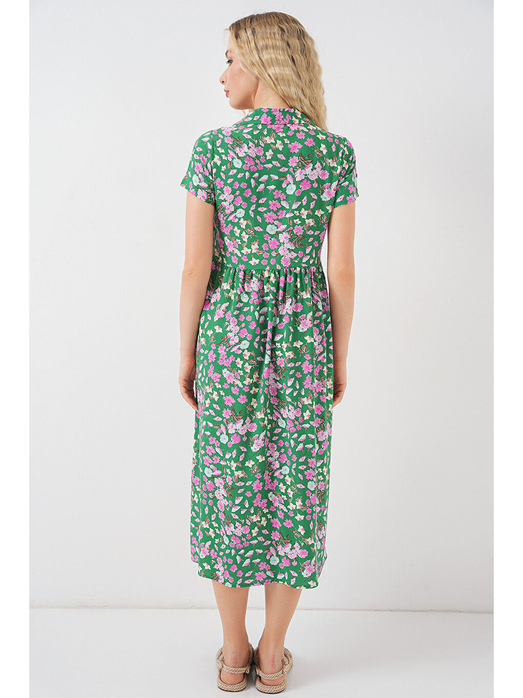 Kadın Boydan Düğmeli Kısa Kol Çiçekli Elbise 2561 - Yeşil-5