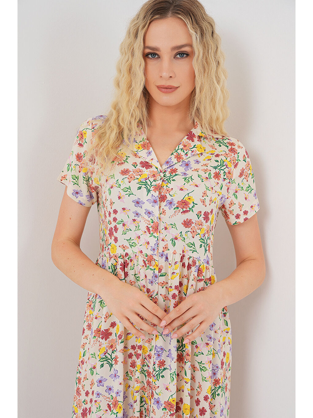 Ekru Kadın Boydan Düğmeli Kısa Kol Çiçekli Elbise 2561 - Krem-3