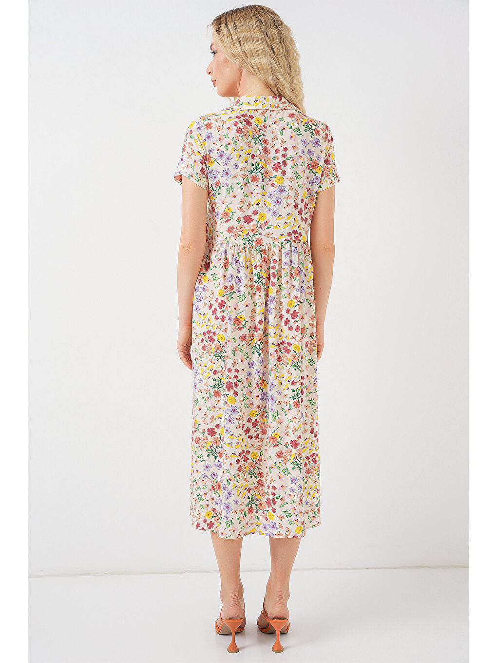 Ekru Kadın Boydan Düğmeli Kısa Kol Çiçekli Elbise 2561 - Krem-5