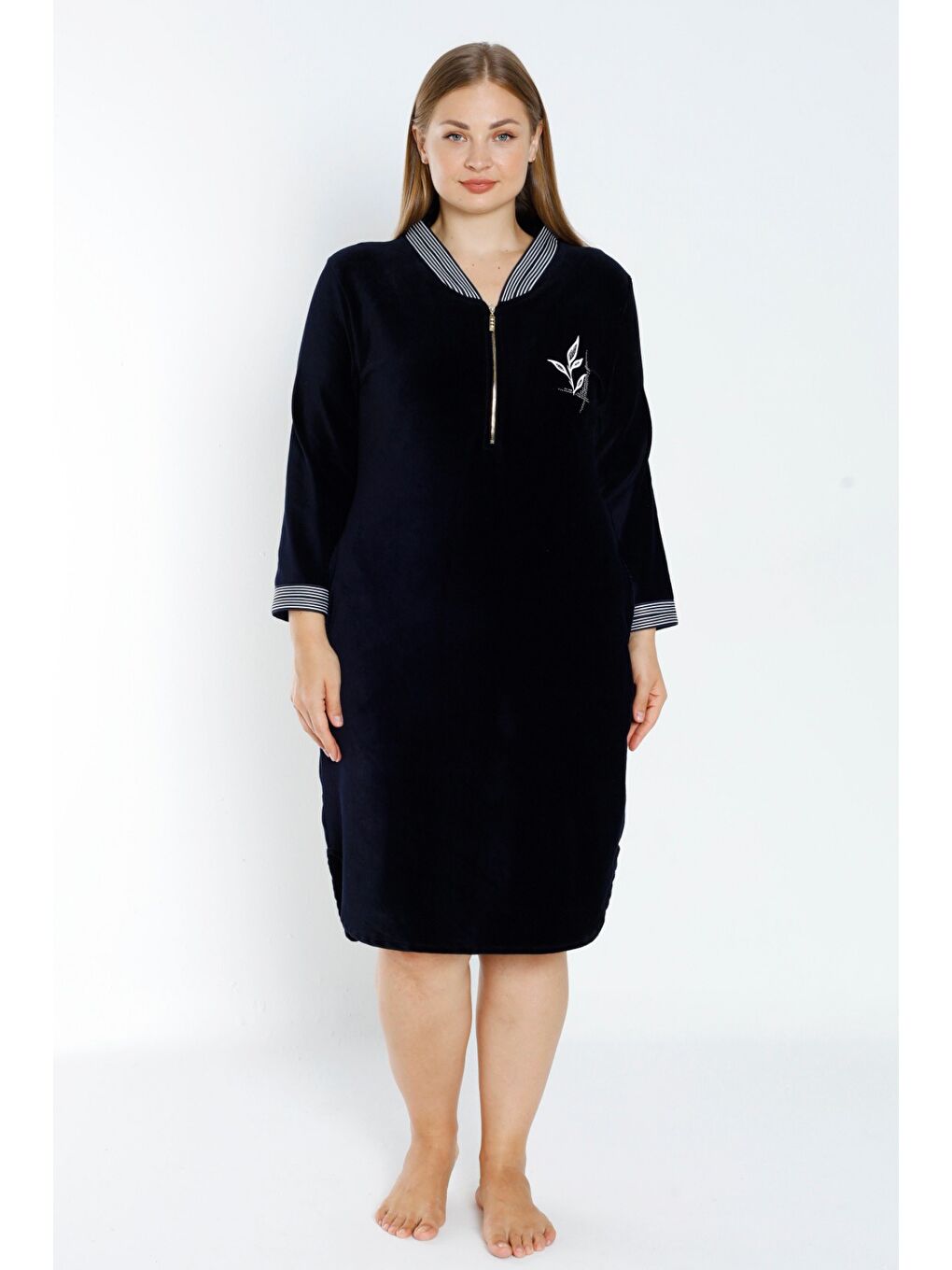 Büyük Beden Lacivert Fermuarlı Taş Detaylı Pamuklu Kadife Truvakar Kollu Cepli Elbise-1