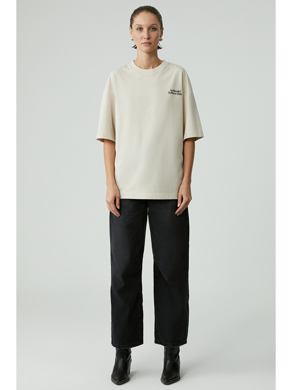Jesleen Kadın Oversıze Yuvarlak Yaka Relaxed Bej T-shirt-1