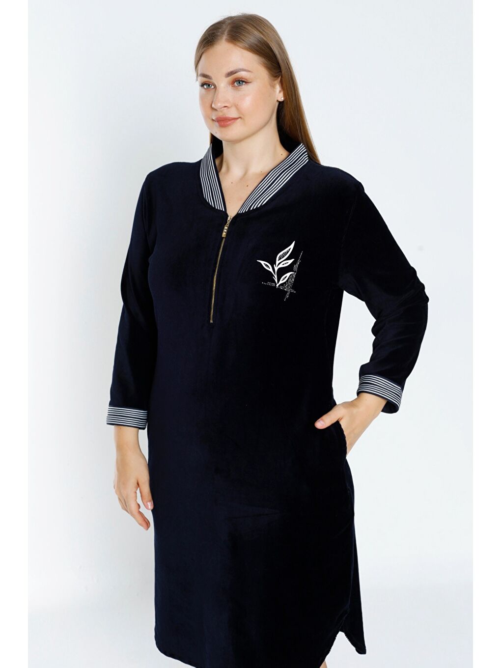 Büyük Beden Lacivert Fermuarlı Taş Detaylı Pamuklu Kadife Truvakar Kollu Cepli Elbise-2