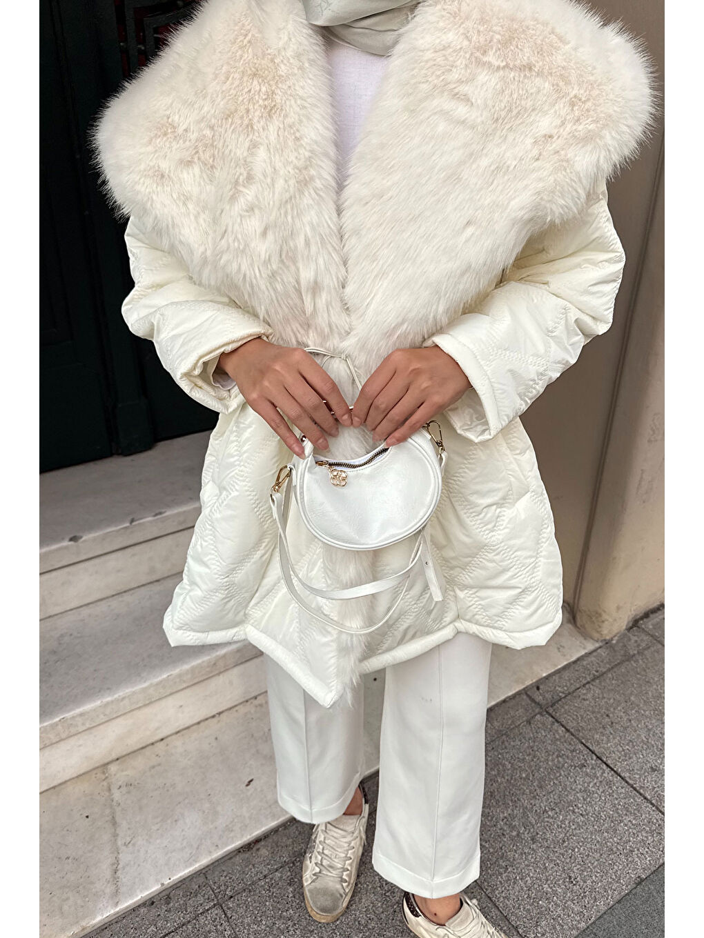 Kadın Yaka Kürklü Dikiş Detay Mont Beyaz-4