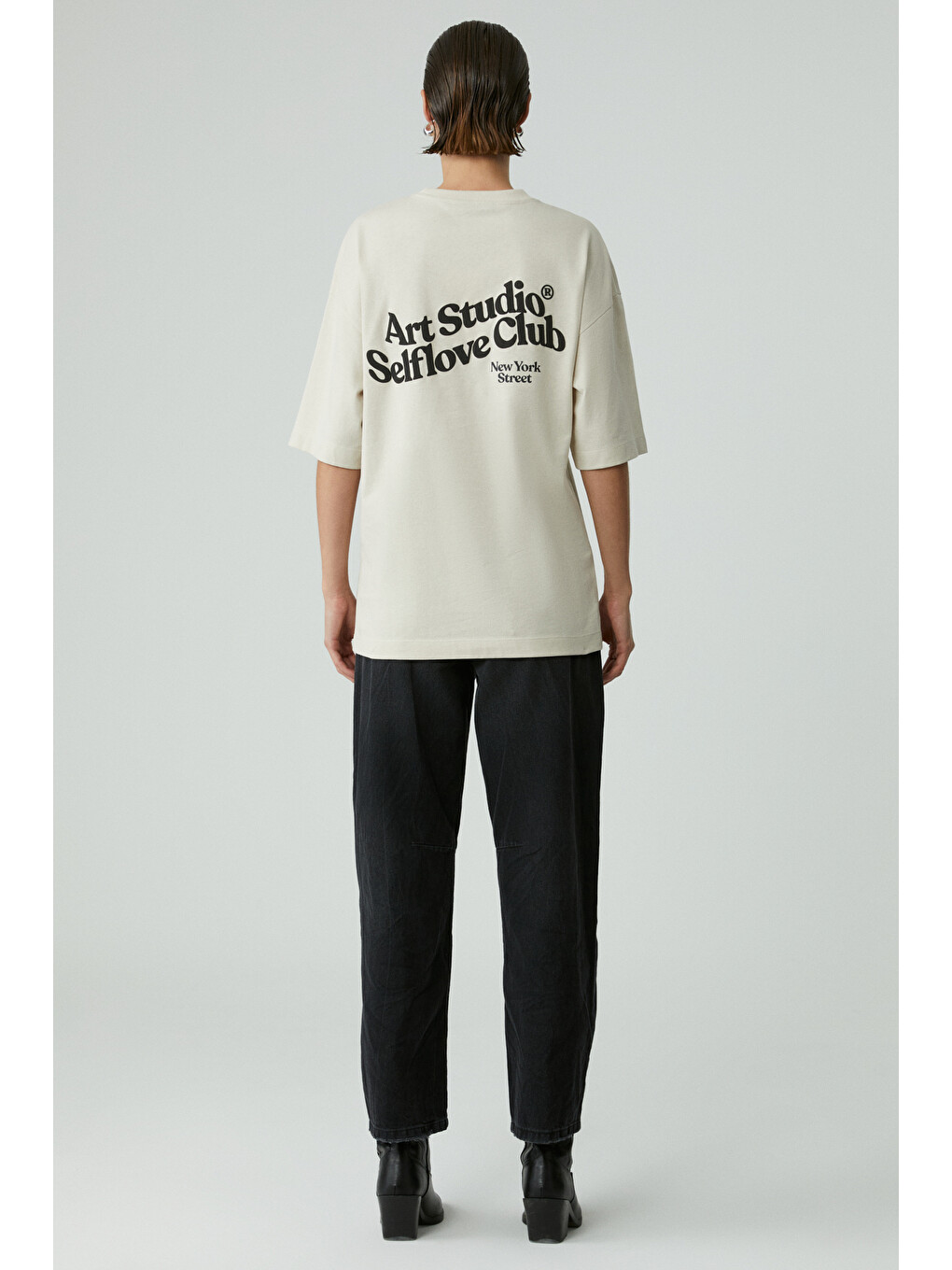 Jesleen Kadın Oversıze Yuvarlak Yaka Relaxed Bej T-shirt-5