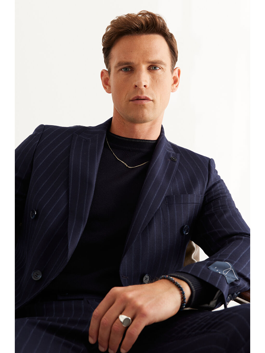 Erkek Lacivert Slim Fit Dar Kesim Kırlangıç Yaka %100 Yün Çizgili Takım Elbise-2