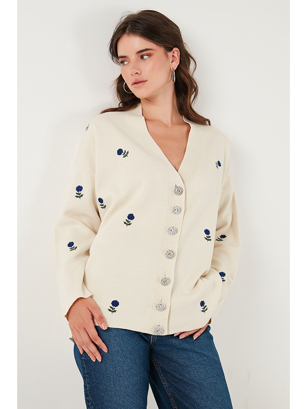 Ekru Oversize Fit Desenli V Yaka Triko Kadın Hırka 4616193