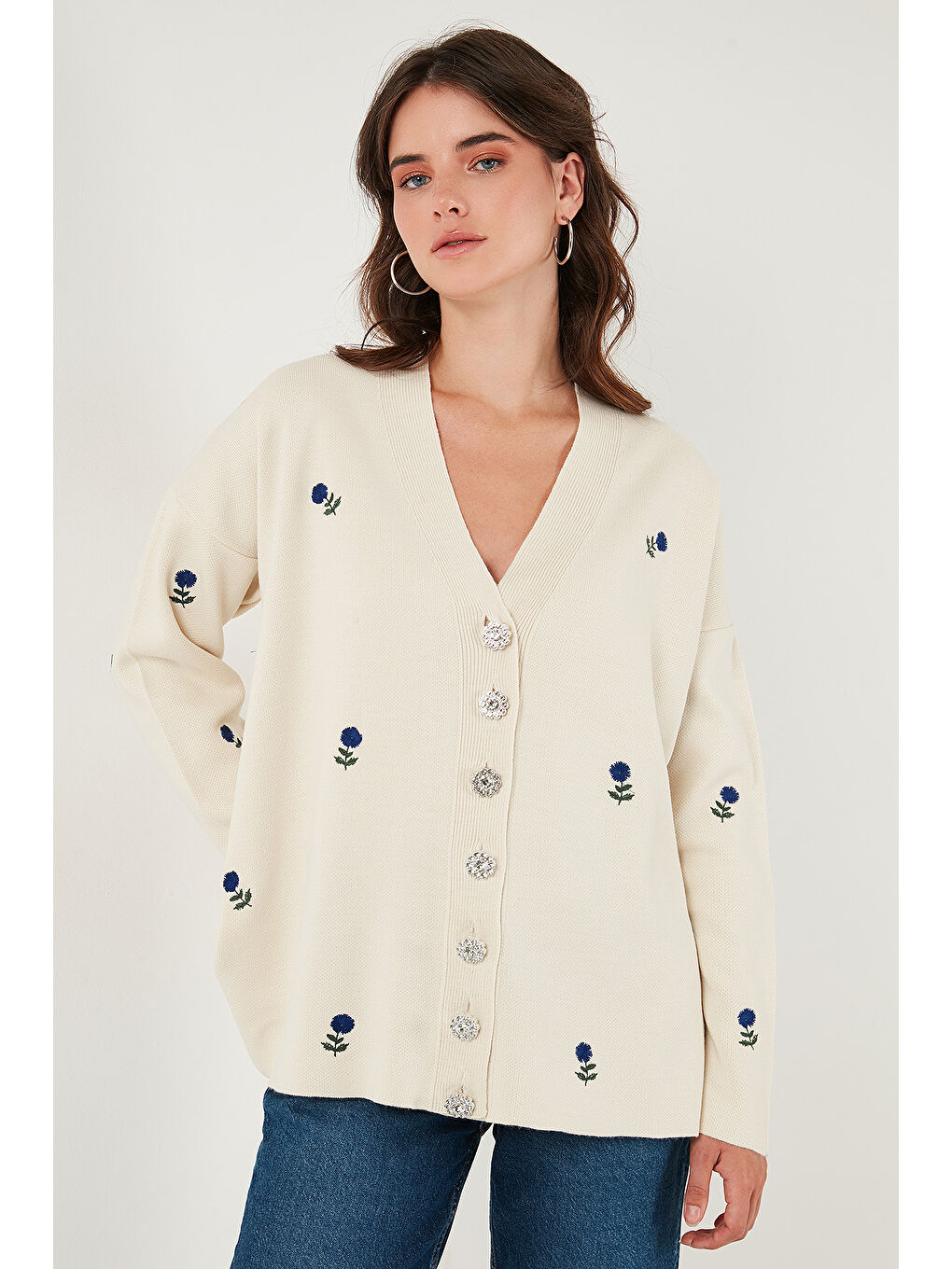 Ekru Oversize Fit Desenli V Yaka Triko Kadın Hırka 4616193-4