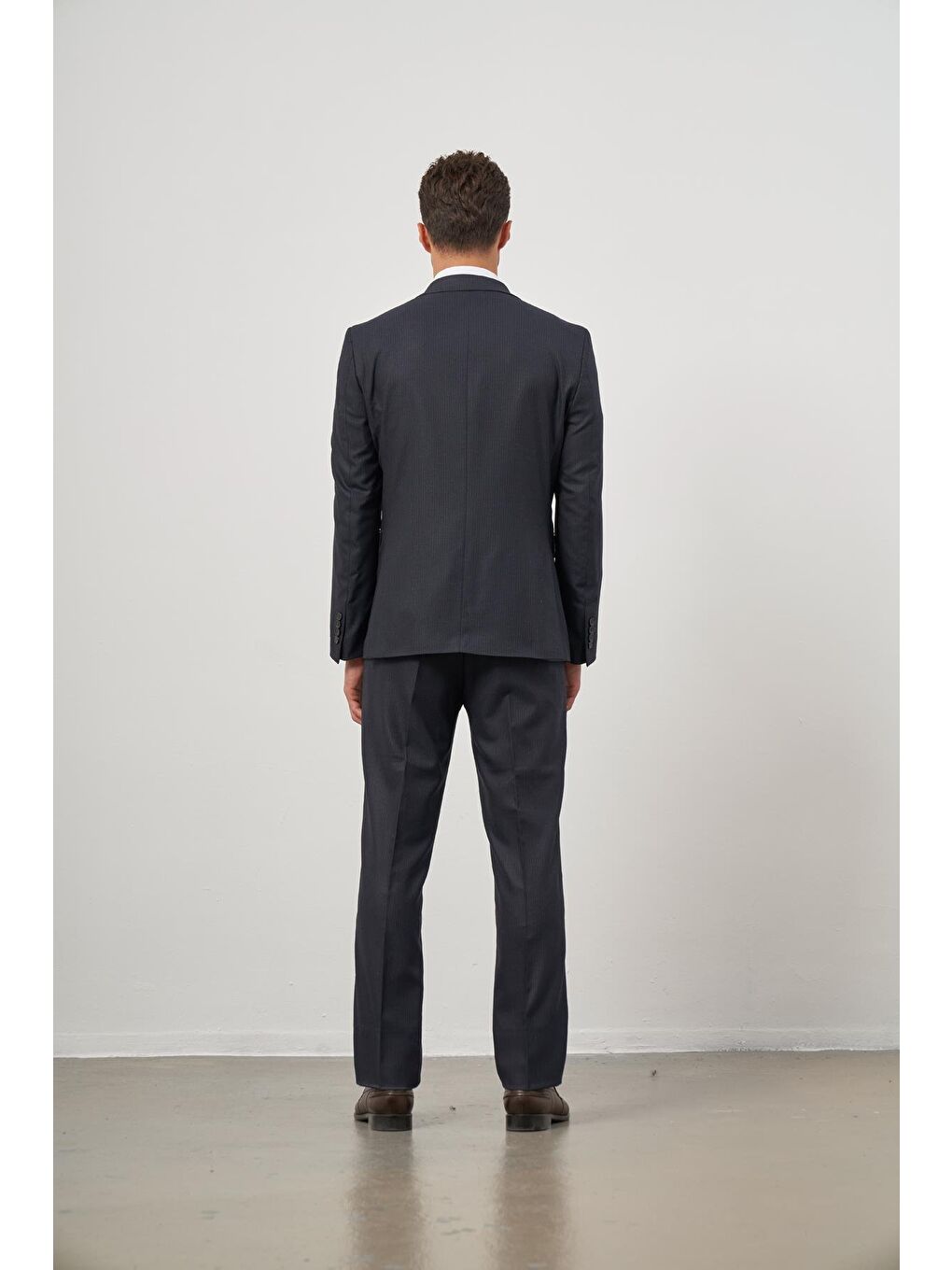 Koyu Lacivert Kılıç Yaka Yelekli 6 Drop Slim Fit Classic Takım Elbise 1001245153-3