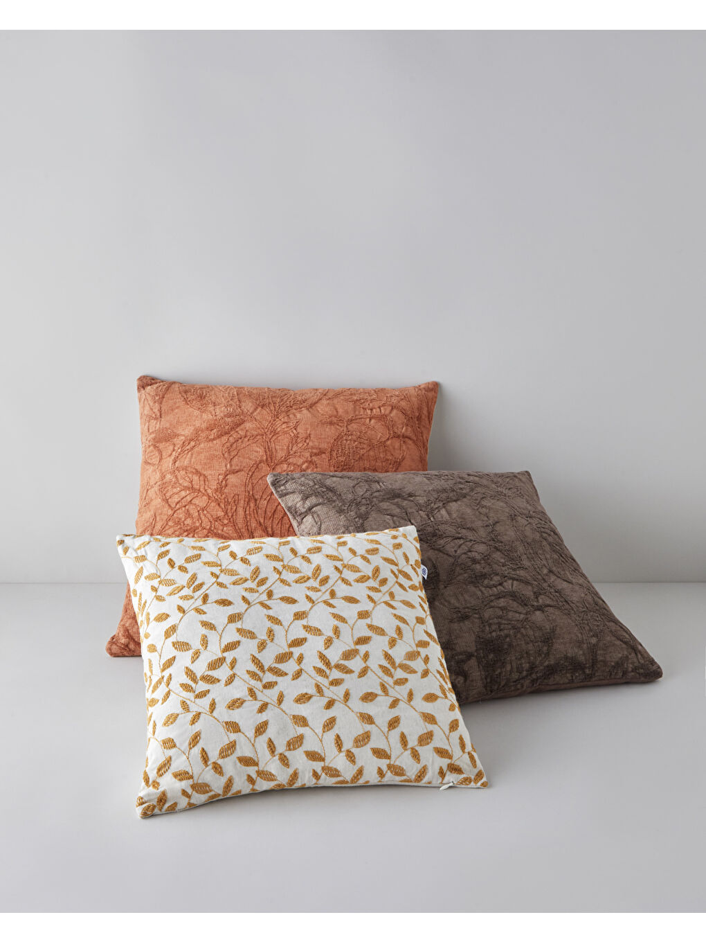 Kahverengi Lily Kırlent Kılıfı 45x45 cm Kahve-2