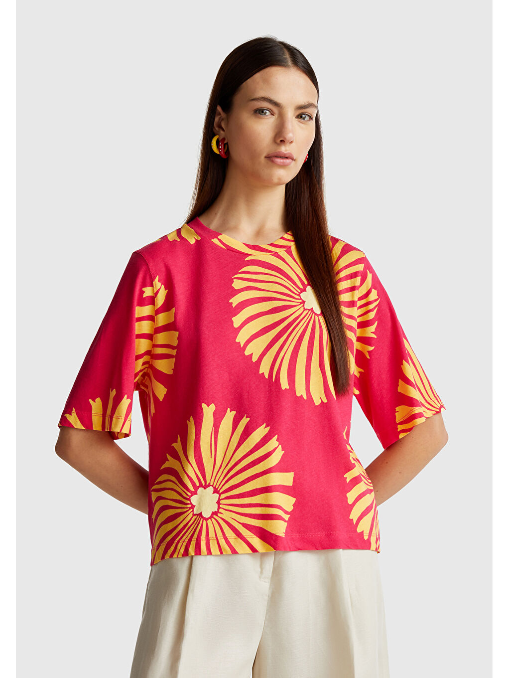 Kadın Fuşya Keten Karışımlı Boxy Fit Çiçek Desenli T-Shirt