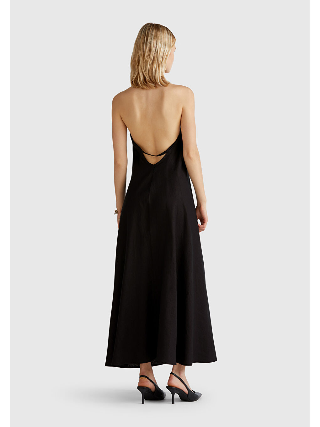 Kadın Siyah %100 Keten Sırtı Açık Uzun Elbise-2