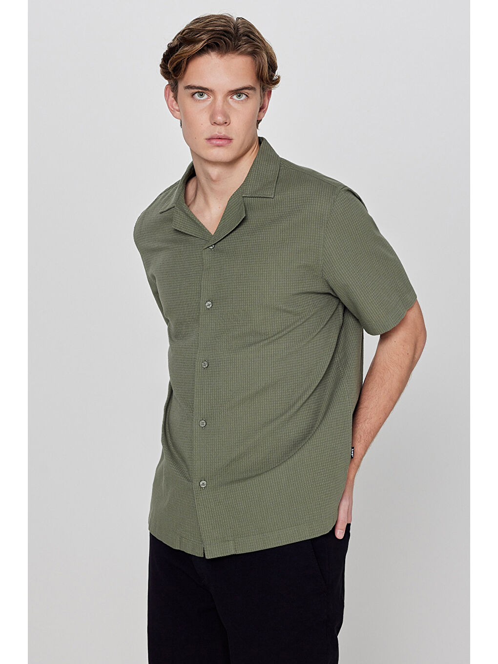 Haki Resort Yaka Kısa Kollu Gömlek