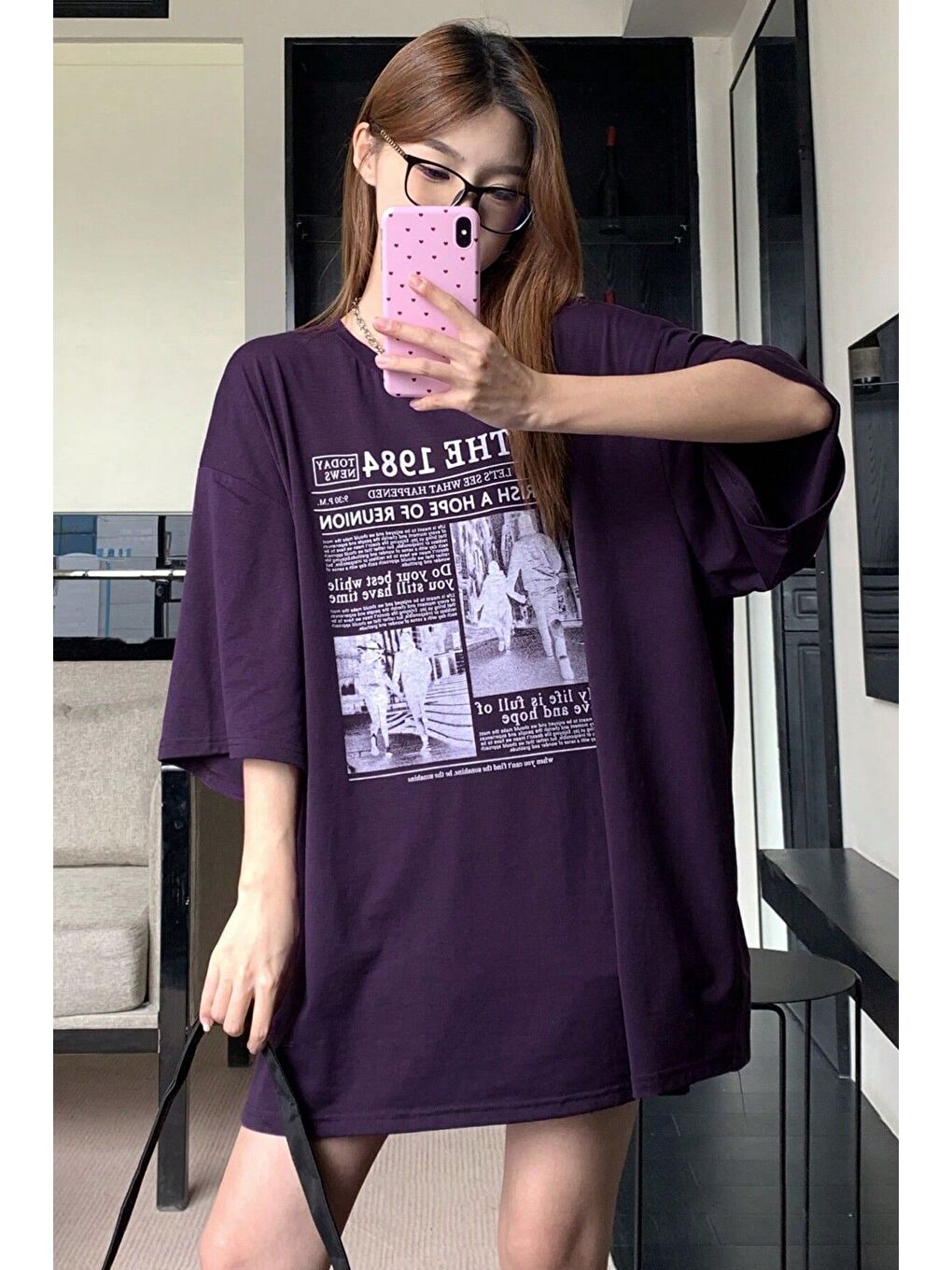 Kadın Mor Bisiklet Yaka 1984 Gazete Baskılı Oversize T Shirt-2