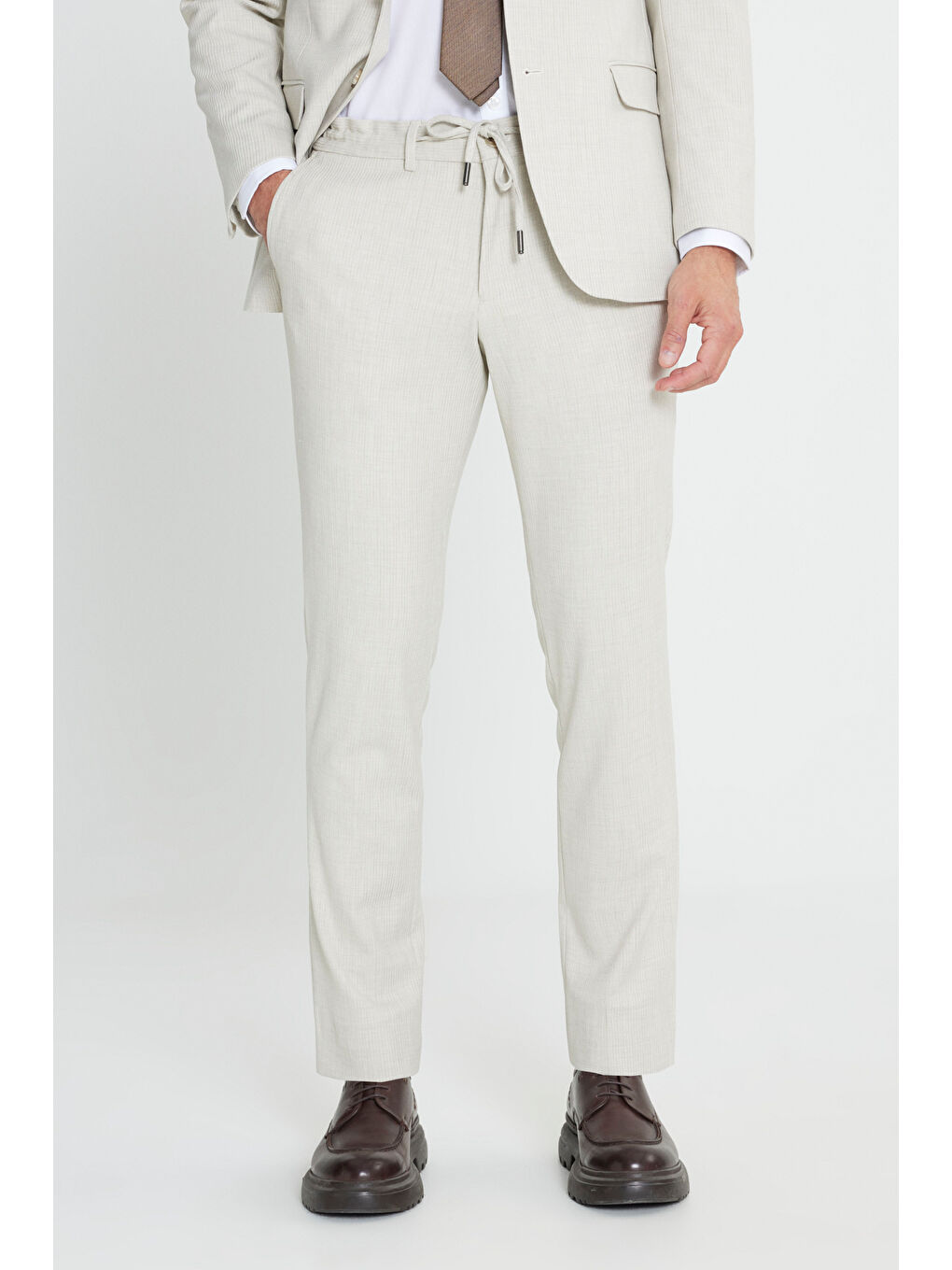 Bej Erkek Taş Slim Fit Dar Kesim Kırlangıç Yaka Beli Bağlamalı Kapak Cepli Çizgili Esnek Takım Elbise-5