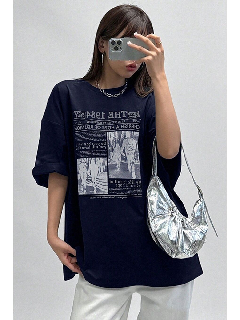 Kadın Lacivert Bisiklet Yaka 1984 Gazete Baskılı Oversize T Shirt-2