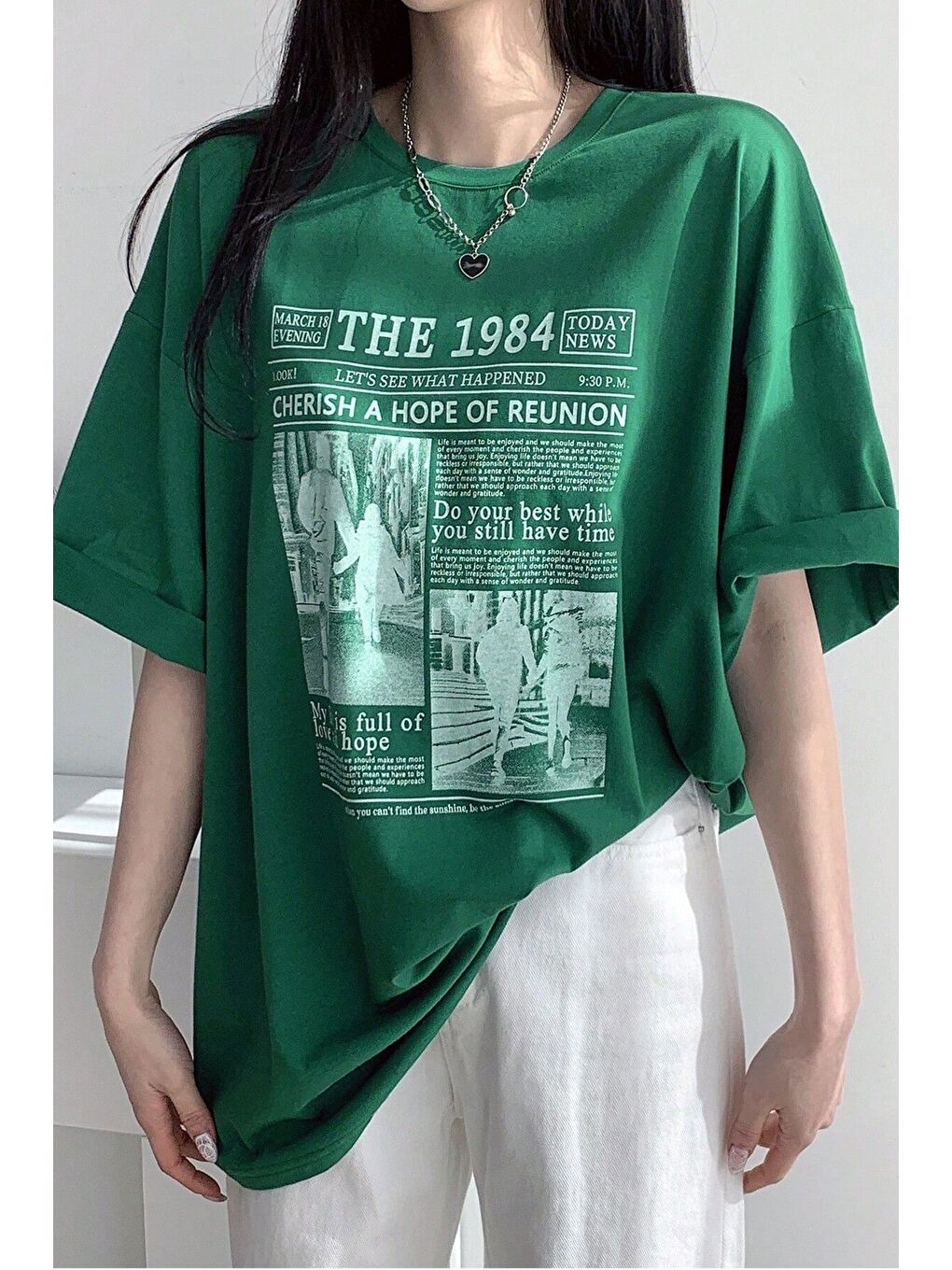 Kadın Yeşil Bisiklet Yaka 1984 Gazete Baskılı Oversize T Shirt