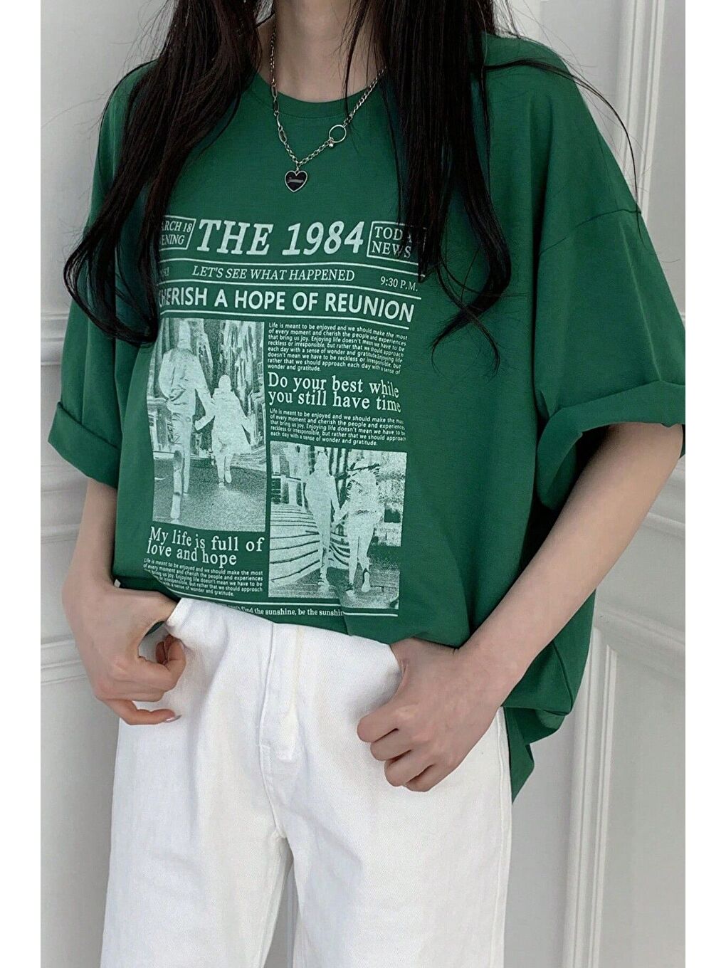 Kadın Yeşil Bisiklet Yaka 1984 Gazete Baskılı Oversize T Shirt-2