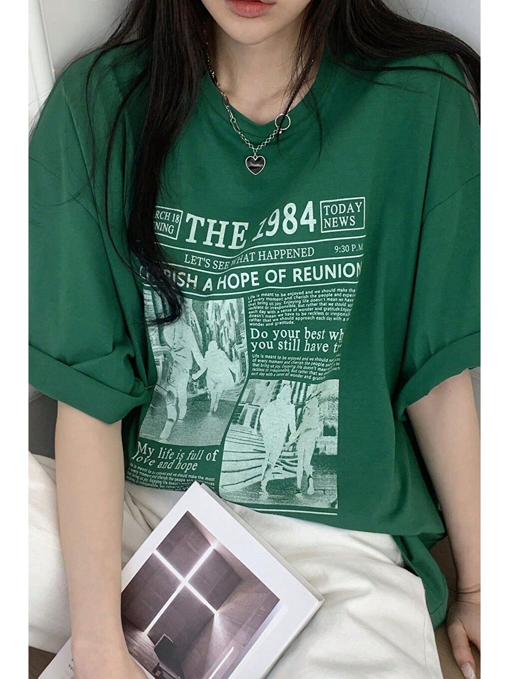 Kadın Yeşil Bisiklet Yaka 1984 Gazete Baskılı Oversize T Shirt-6