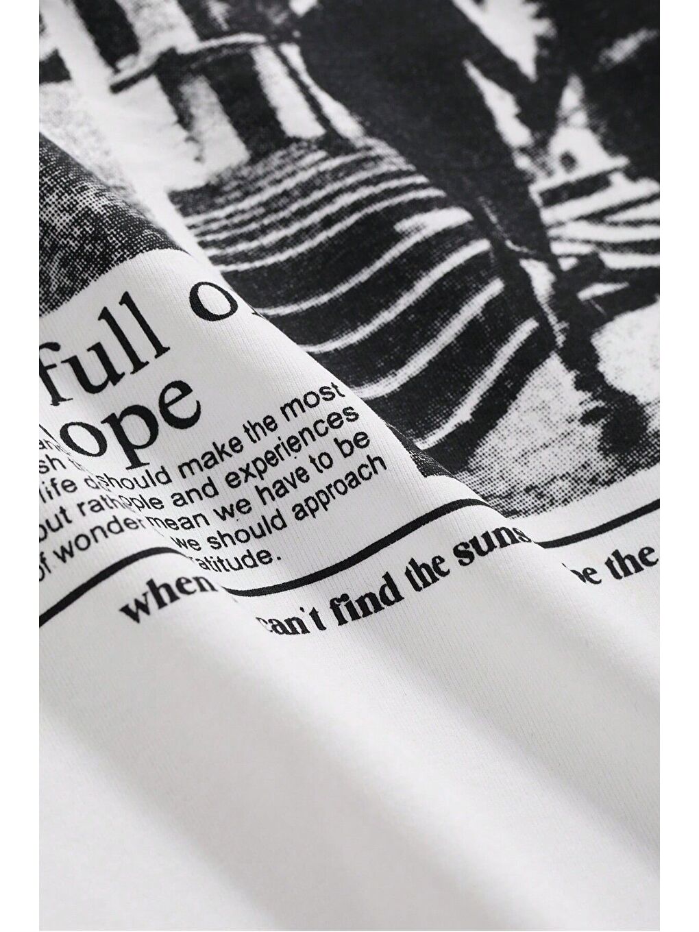 Kadın Beyaz Bisiklet Yaka 1984 Gazete Baskılı Oversize T Shirt-3