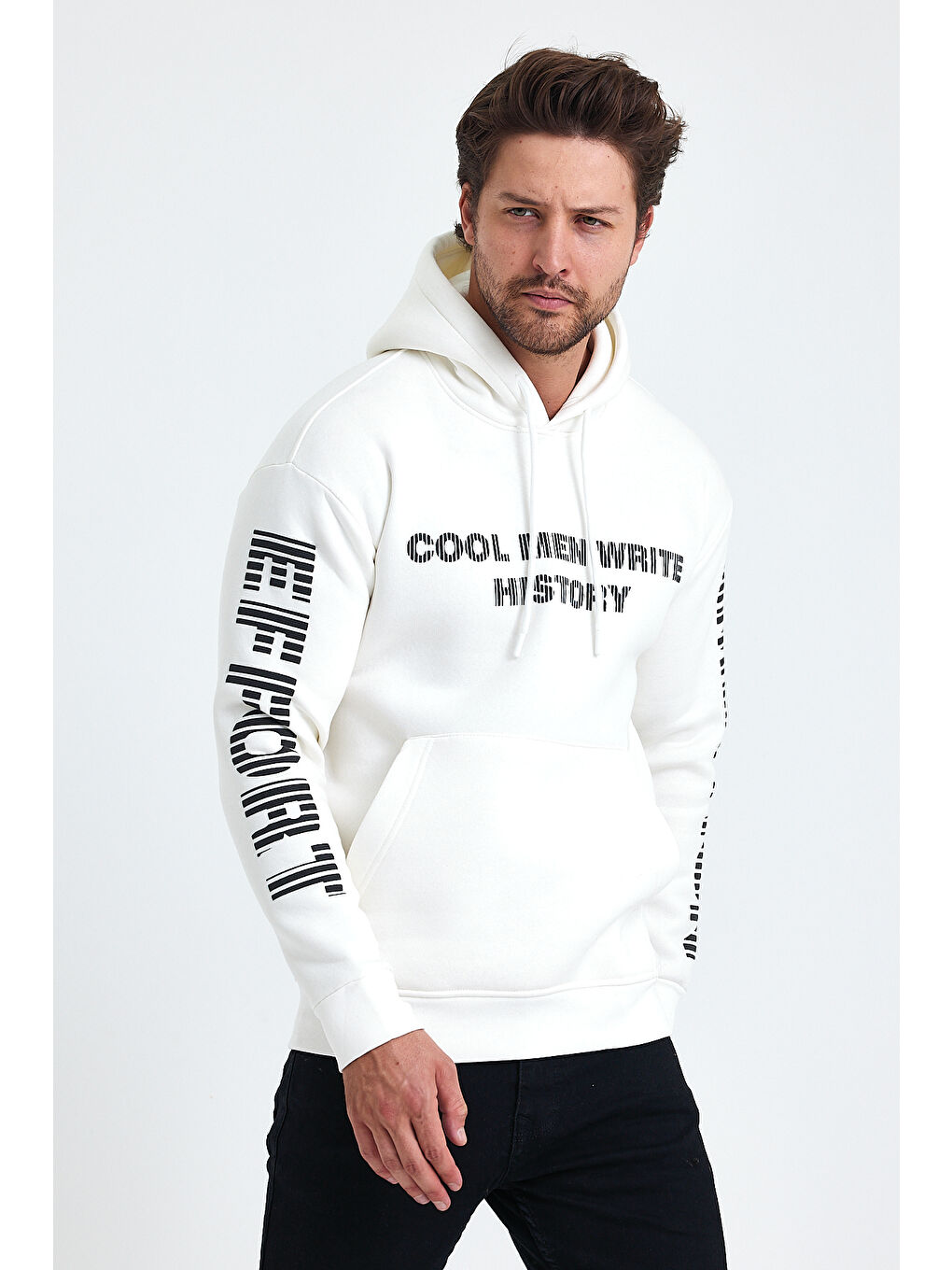 Tarz Cool Beyaz Erkek Yazı Baskılı Regular 3 İplik Şardonlu Kapüşonlu Sweatshirt - 2