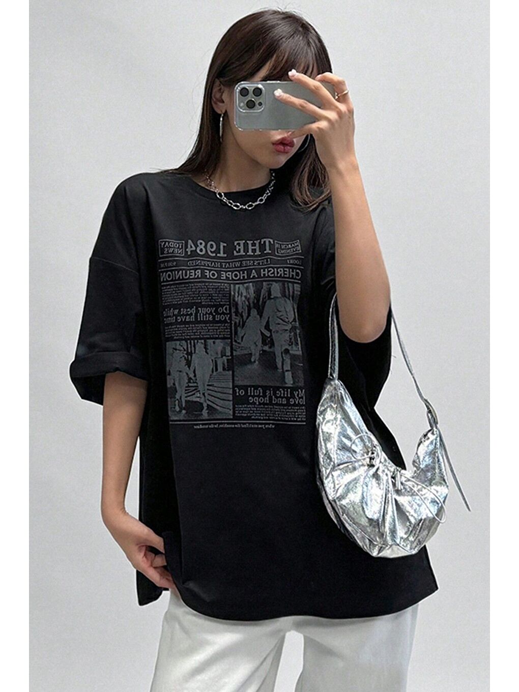 Kadın Siyah Bisiklet Yaka 1984 Gazete Baskılı Oversize T Shirt-2