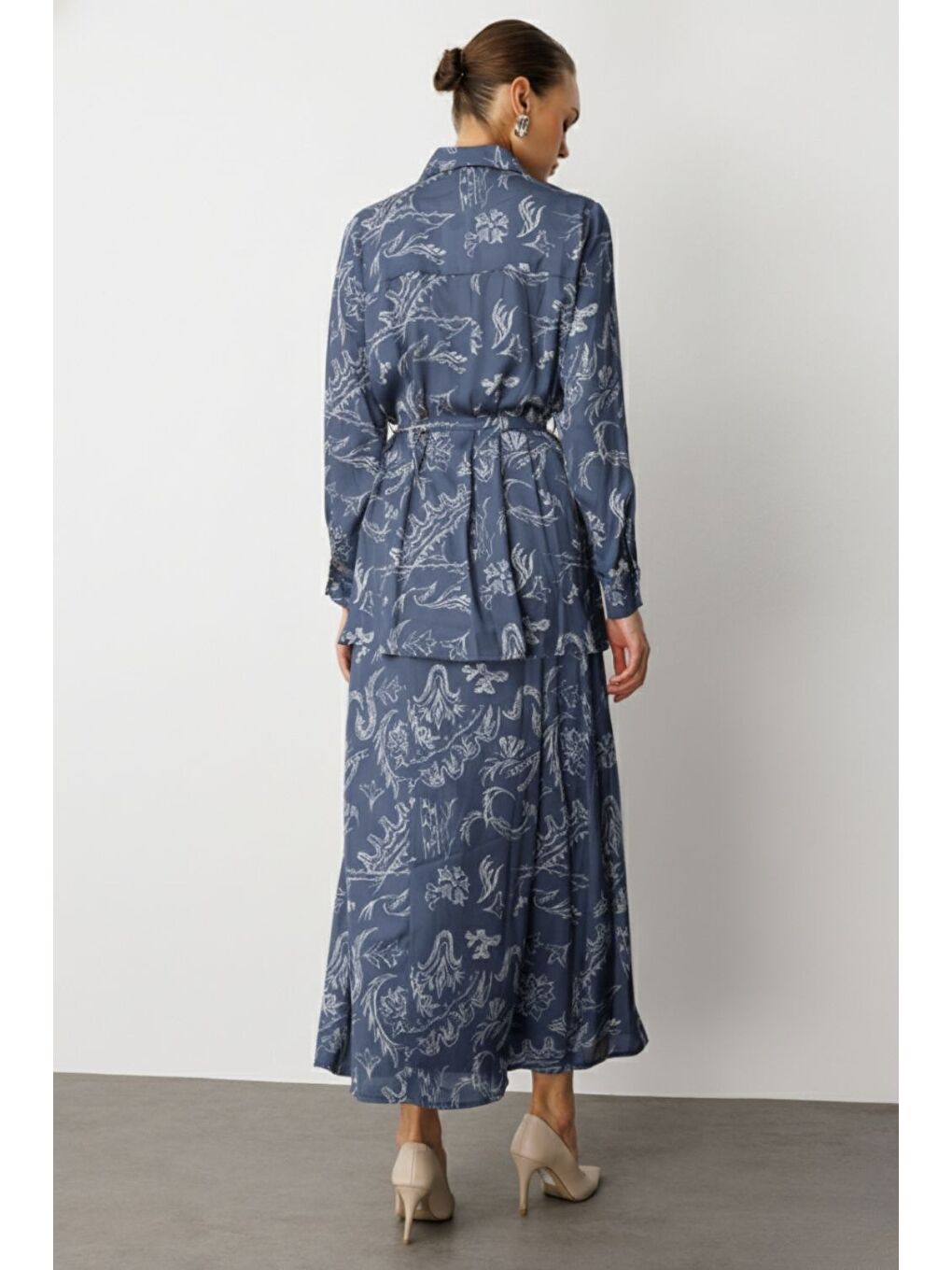 Mavi Desenli Evaze Uzun Saten Etek-4