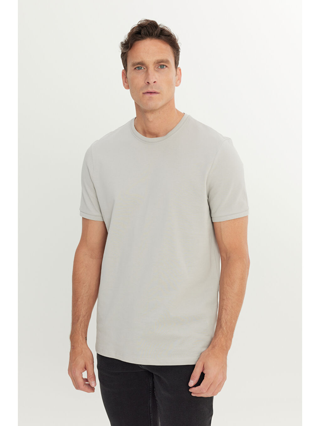 Erkek Gri %100 Pamuk Slim Fit Dar Kesim Bisiklet Yaka Tişört