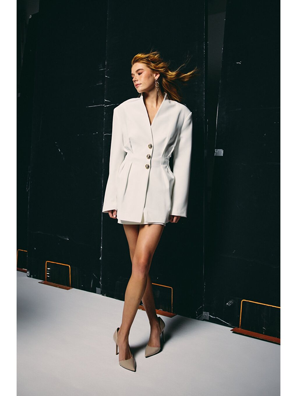 Gold Düğmeli Uzun Ceket - Ekru