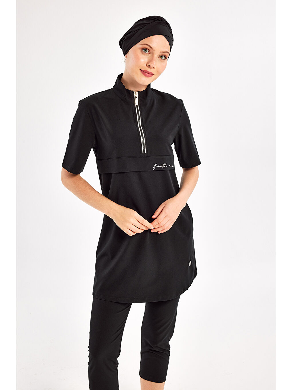 Kısa Kollu Spor Elastan Yarı Kapalı Mayo Yetta 1603 Siyah-1