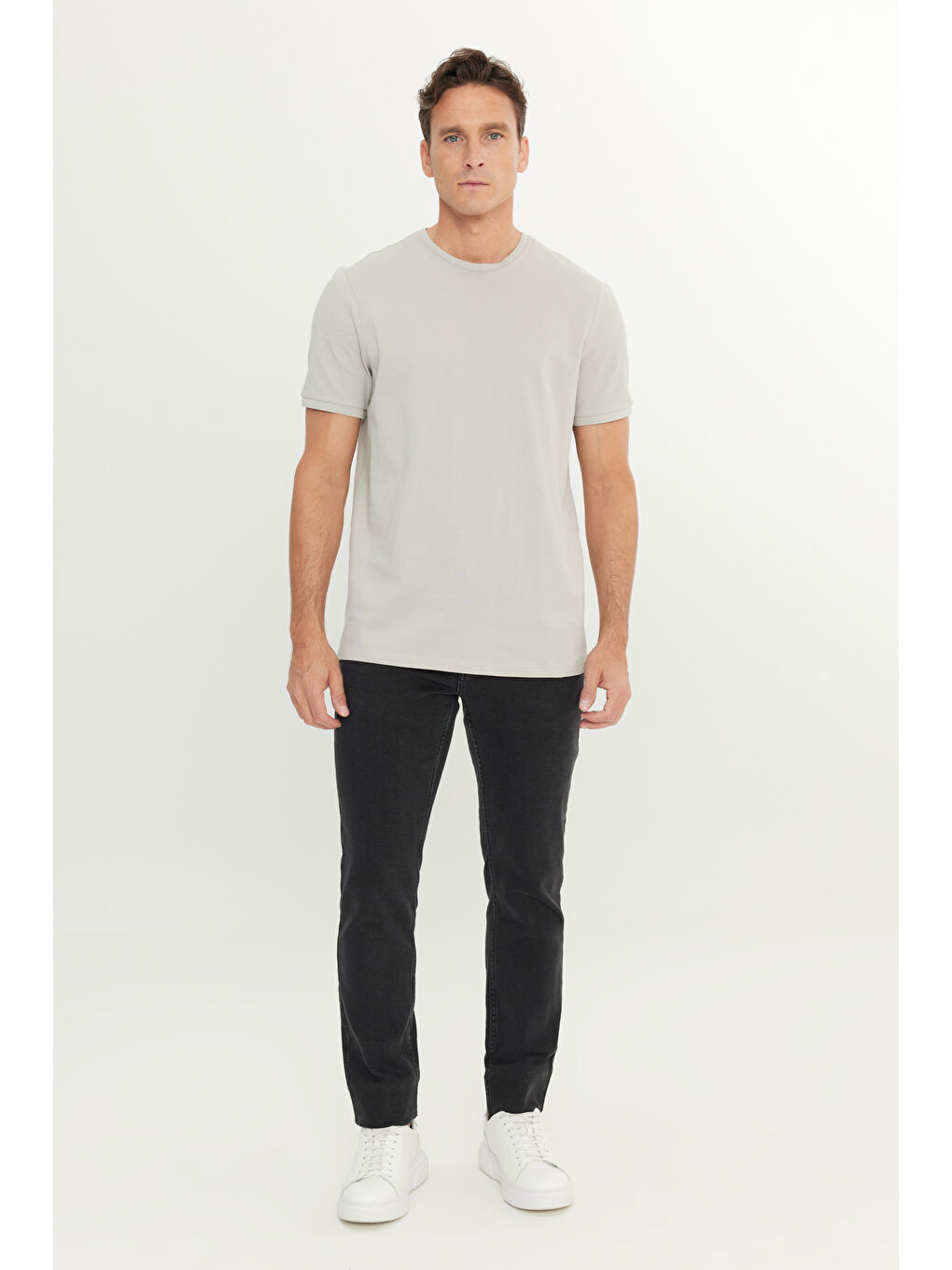 Erkek Gri %100 Pamuk Slim Fit Dar Kesim Bisiklet Yaka Tişört-1