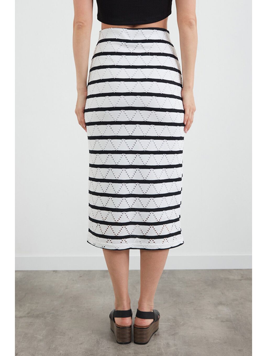 Siyah Beli Lastikli Çizgili Triko Etek-3