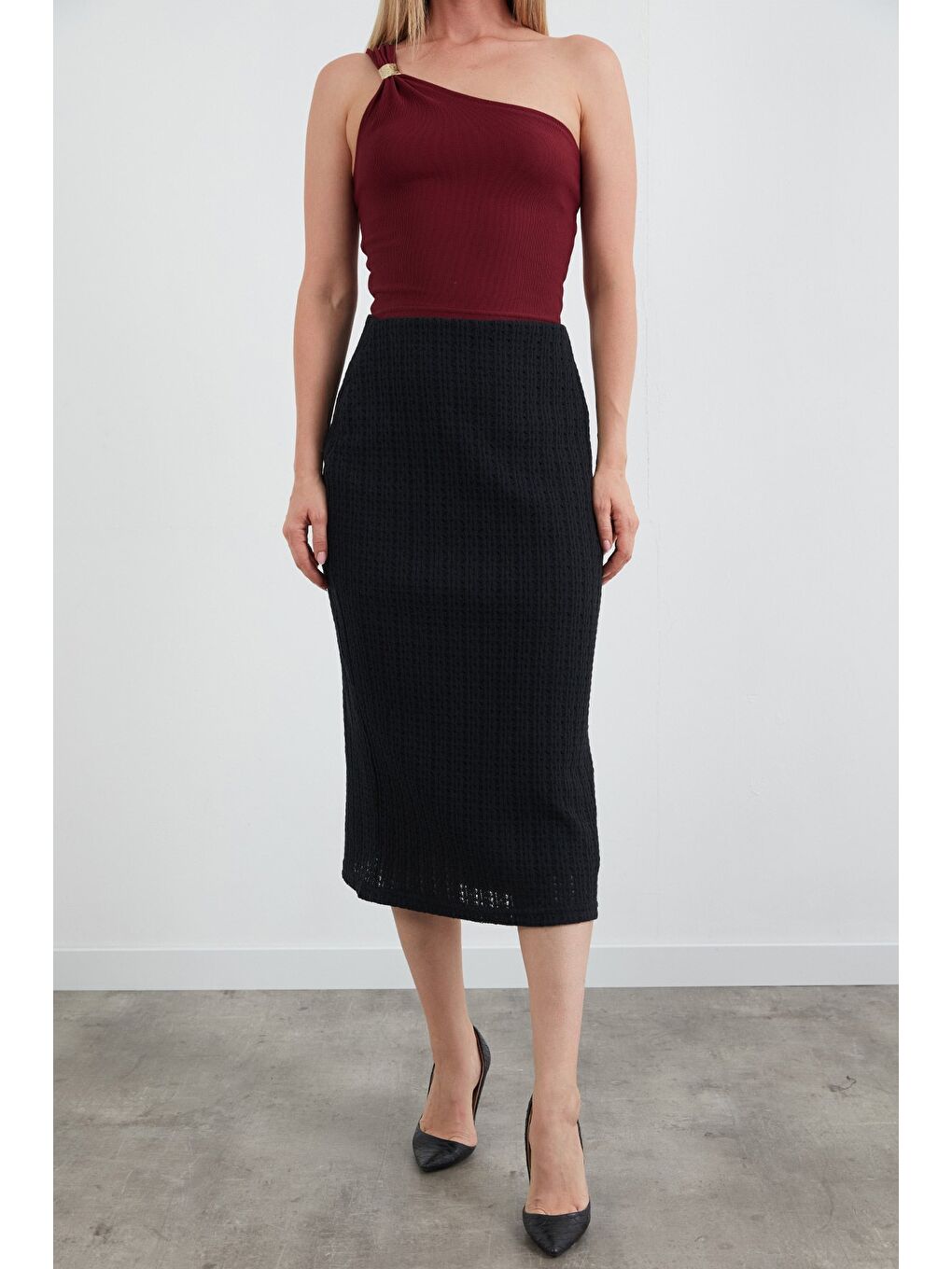 Siyah Beli Lastikli Triko Etek-1