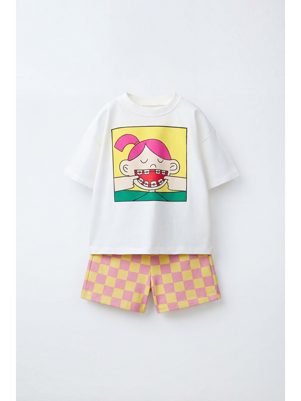 Karışık Kız Çocuk Pamuklu Beyaz Karakter Baskılı T-shirt Şort Takım
