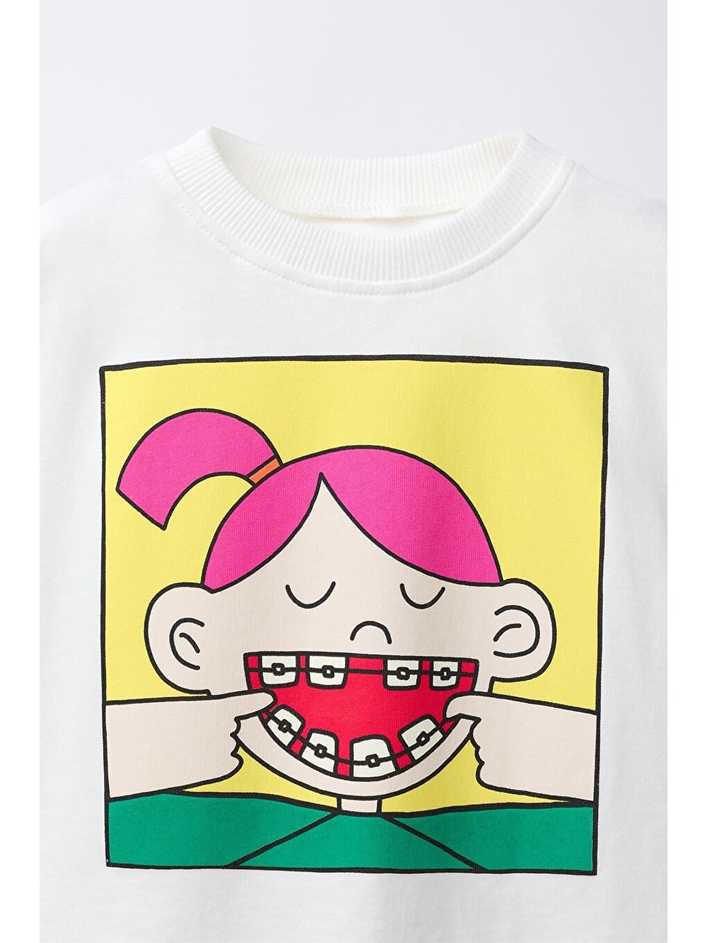 Karışık Kız Çocuk Pamuklu Beyaz Karakter Baskılı T-shirt Şort Takım-3