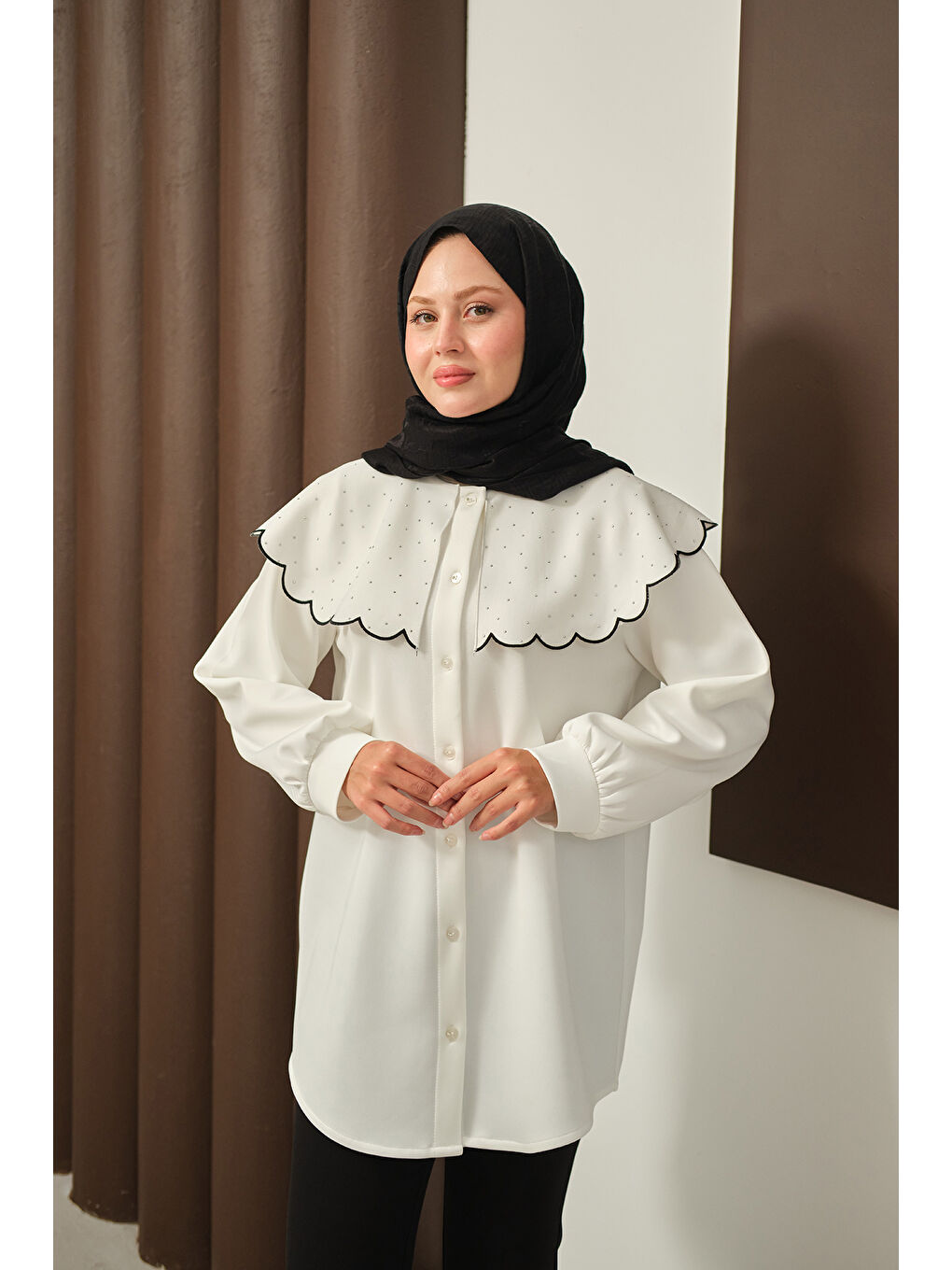 Kadın Yakası Taşlı Tunik Beyaz-1