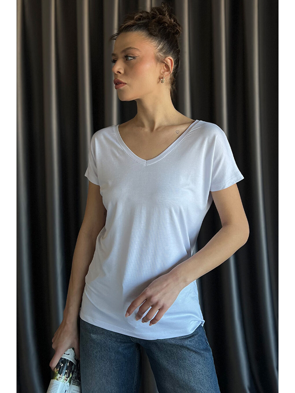Beyaz Ön Arka V Yaka Kadın Tişört-1