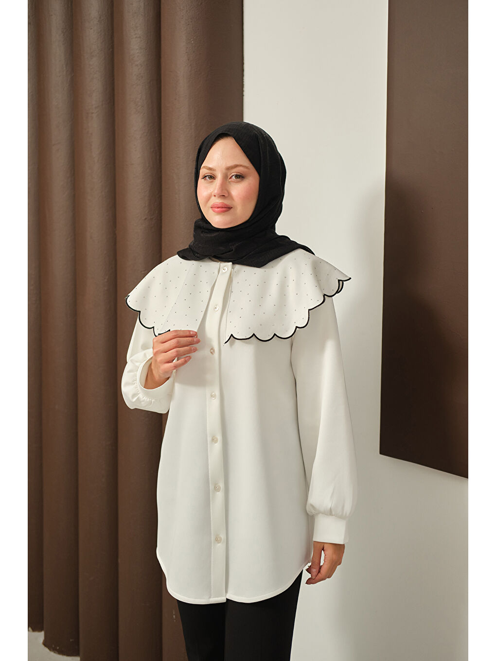 Kadın Yakası Taşlı Tunik Beyaz-3