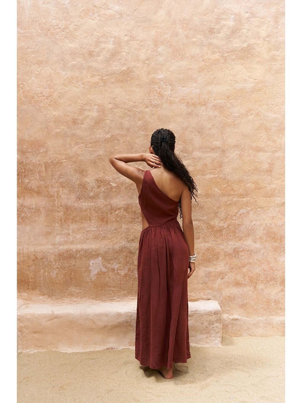 Kahverengi Mharia Asimetrik Detay Kiremit Uzun Keten Elbise-3