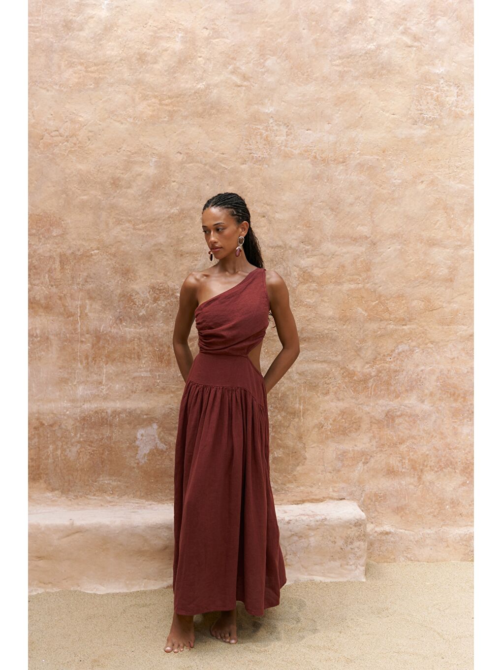 Kahverengi Mharia Asimetrik Detay Kiremit Uzun Keten Elbise-4