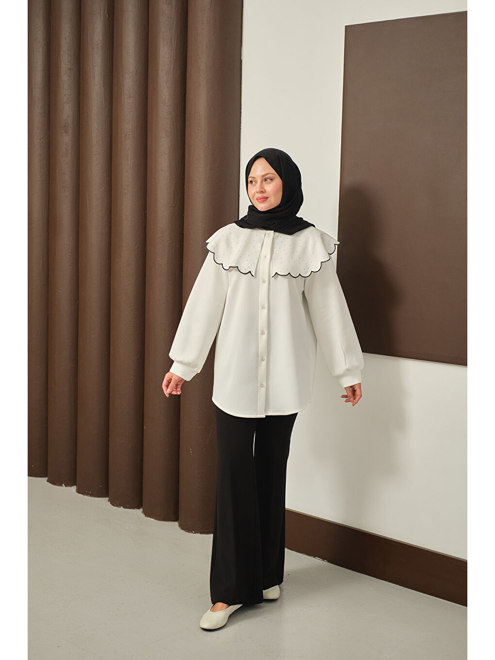 Kadın Yakası Taşlı Tunik Beyaz-4