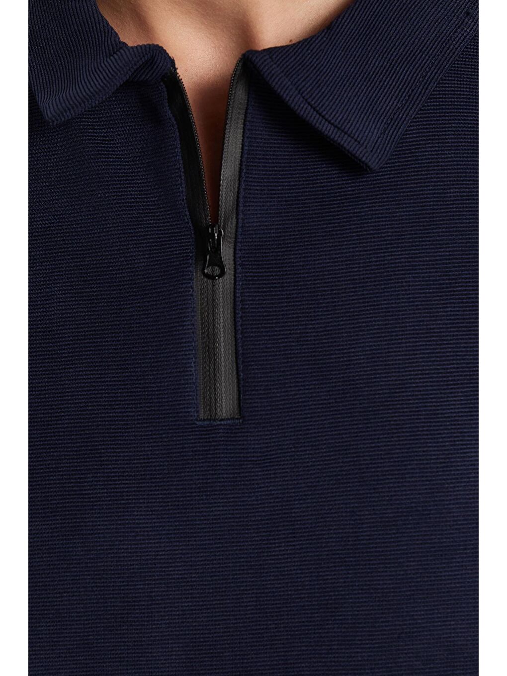 Erkek Standart Fit Pamuklu Fermuarlı Polo Yaka Tişört Beli Bağcıklı Lacivert Şort Takım-2